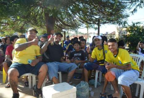 Pra&ccedil;a Mar&ccedil;al de Souza vira ponto de encontro para torcer pelo Brasil