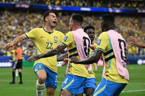 Martinelli decide no fim, Brasil vira sobre o Jap&atilde;o e avan&ccedil;a na Copa