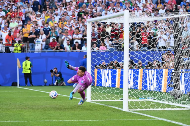 Goleiro brilha nos p&ecirc;naltis, Paraguai elimina Alemanha e avan&ccedil;a &agrave;s oitavas