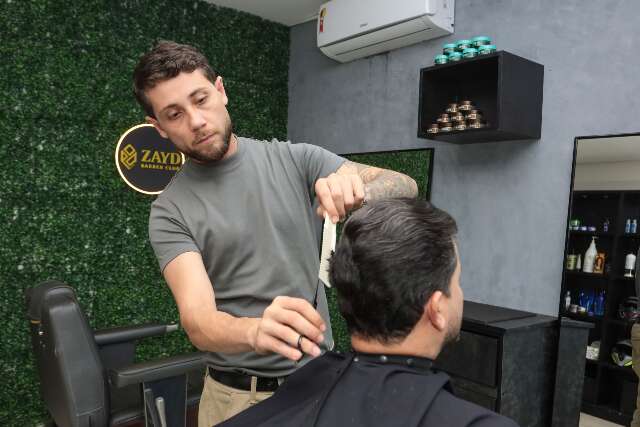 Zayd Barber oferece corte e barba ilimitados para militares por R$ 89,90