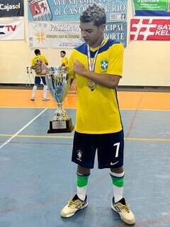 Sul-mato-grossense se destaca em t&iacute;tulo mundial do Brasil no futsal sub-17