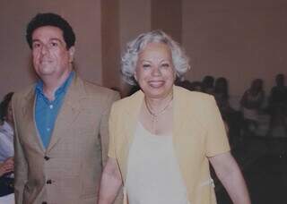De sacoleira a pioneira da moda, Irany Caovilla deixa desfiles na mem&oacute;ria