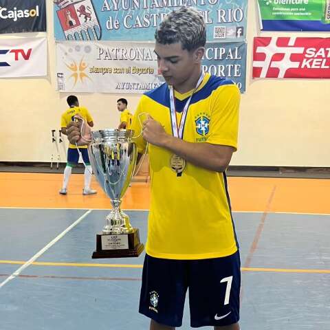 Sul-mato-grossense se destaca em t&iacute;tulo mundial do Brasil no futsal sub-17
