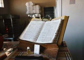 Restaurante tem marmita aben&ccedil;oada a R$ 10 de dia e &agrave; noite vira igreja