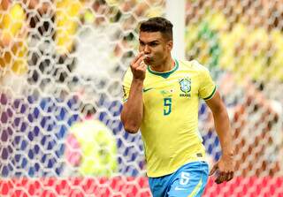Brasil reage no 2&ordm; tempo, pressiona o Jap&atilde;o e Casemiro empata o jogo