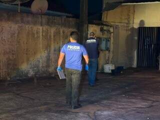 Idoso &eacute; encontrado morto com marcas de facadas em pr&eacute;dio abandonado