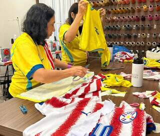 Camiseta brasiguaia vira item disputado e pre&ccedil;o j&aacute; passa de R$ 100