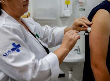 Vacina contra HPV para jovens de 15 a 19 anos &eacute; prorrogada at&eacute; dezembro
