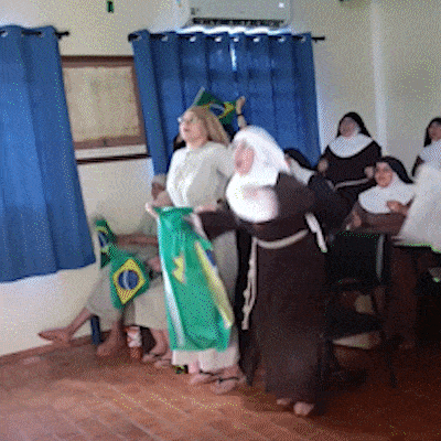 Nem as freiras seguraram a emoção e a festa pelo gol do Brasil viraliza