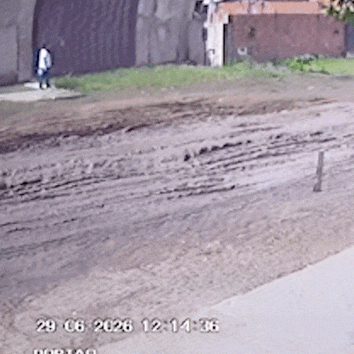 Sem asfalto, avenida vira lama&ccedil;al e moradores cobram solu&ccedil;&atilde;o