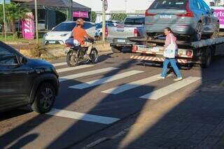 Pedestre n&atilde;o tem vez em Campo Grande e nos bairros a situa&ccedil;&atilde;o &eacute; ainda pior