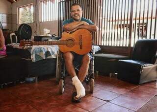 Diabete levou parte do pé, mas não calou o samba de Serginho Diabete levou parte do pé, mas não calou o samba de Serginho