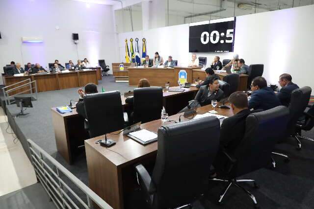 C&acirc;mara de Dourados cita jurisprud&ecirc;ncia do STF e adia elei&ccedil;&atilde;o da Mesa Diretora