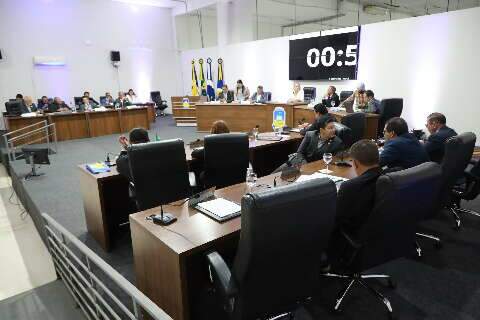 C&acirc;mara de Dourados cita jurisprud&ecirc;ncia do STF e adia elei&ccedil;&atilde;o da Mesa Diretora