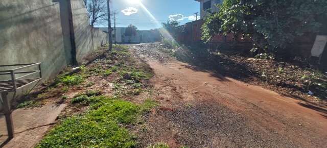 "Esqueceram da gente", reclama morador que tem rua fora da lista de pavimenta&ccedil;&atilde;o