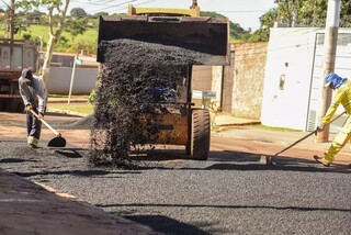 Prefeitura irá ampliar contrato para retomar tapa-buracos em quatro regiões Prefeitura irá ampliar contrato para retomar tapa-buracos em quatro regiões