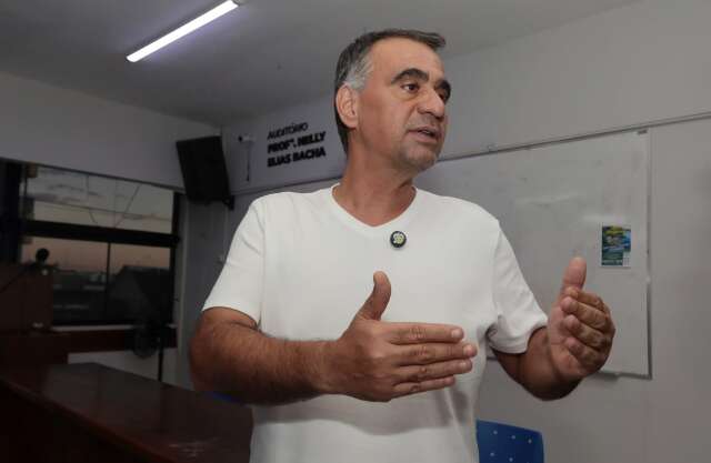 Professores rejeitam parcelamento de reajuste e mant&ecirc;m cobran&ccedil;a pelos 5,4%
