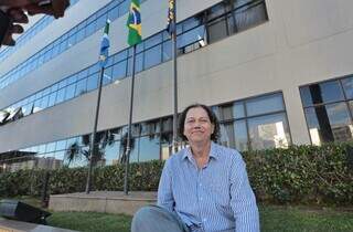 Reprimida pela família e religião, Helena se assumiu trans aos 57 anos Reprimida pela família e religião, Helena se assumiu trans aos 57 anos