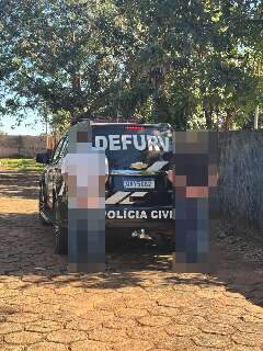 Dupla invade empresa, mata c&atilde;o de guarda, queima ve&iacute;culo roubado e acaba presa