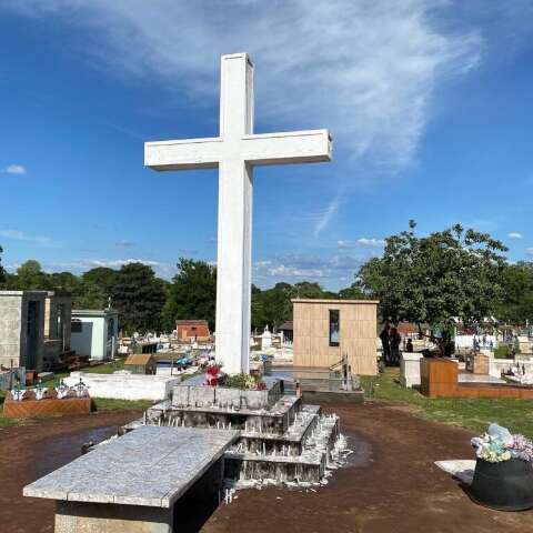 T&uacute;mulo de homem morto em confronto com a pol&iacute;cia &eacute; violado em Jardim