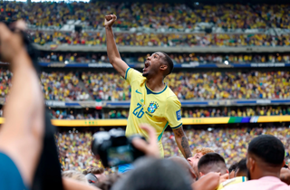Leitores se empolgam e apostam no Brasil como campeão da Copa do Mundo Leitores se empolgam e apostam no Brasil como campeão da Copa do Mundo