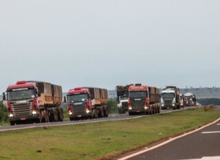 Fretes de gr&atilde;os recuam em maio, mas seguem at&eacute; 42% acima do mesmo m&ecirc;s de 2025
