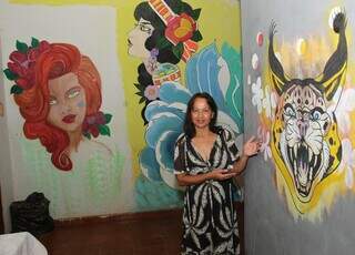Entre uma faxina e outra, Gilsa aprendeu a pintar e virou uma artista Entre uma faxina e outra, Gilsa aprendeu a pintar e virou uma artista