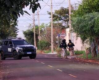 Polícia usa 2 helicópteros em operação contra rede de tráfico do PCC Polícia usa 2 helicópteros em operação contra rede de tráfico do PCC