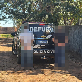 Dupla invade empresa, mata cão de guarda, queima veículo roubado e acaba presa Dupla invade empresa, mata cão de guarda, queima veículo roubado e acaba presa