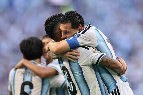 Argentina sofre, vence Cabo Verde na prorroga&ccedil;&atilde;o e vai &agrave;s oitavas na Copa