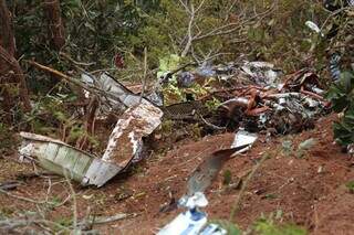“Virou caixinha de fósforo”, diz bombeiro sobre avião que caiu em Campo Grande “Virou caixinha de fósforo”, diz bombeiro sobre avião que caiu em Campo Grande