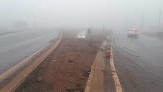 Com forte neblina, motociclista cai em poça de água e morre na BR-463 Com forte neblina, motociclista cai em poça de água e morre na BR-463
