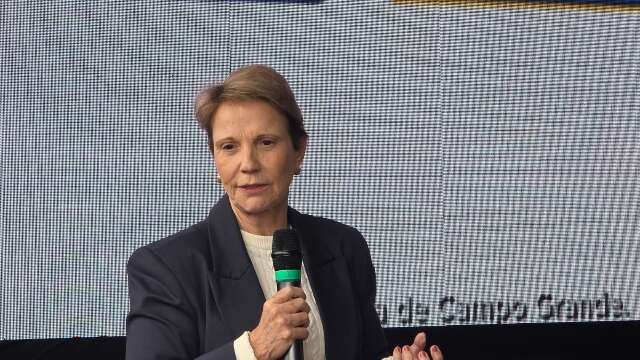 "Chega de fofoca", diz senadora sobre clima eleitoral