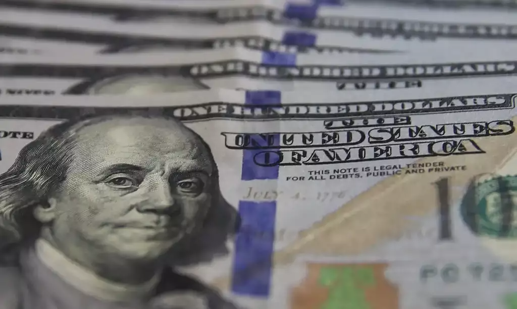 Dólar Recua e Fecha Semana Próximo a R$ 5,16