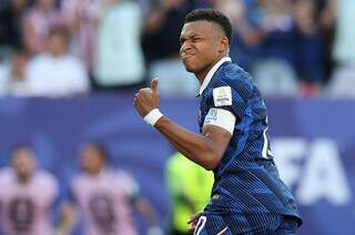 Mbappé marca de pênalti, França vence Paraguai e avança na Copa Mbappé marca de pênalti, França vence Paraguai e avança na Copa
