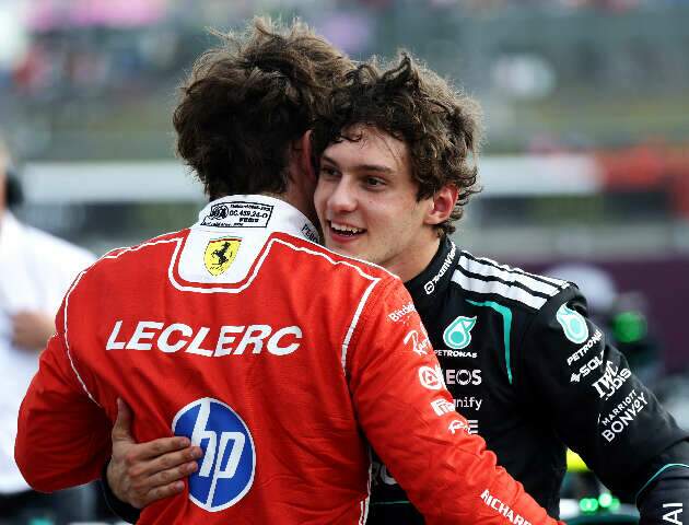 Antonelli domina na Inglaterra e garante pole da Mercedes