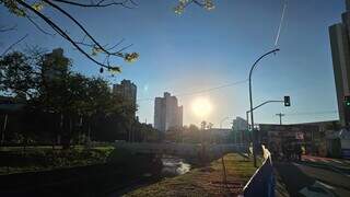 Sábado começa frio, mas sol predomina e temperatura deve chegar a 27°C Sábado começa frio, mas sol predomina e temperatura deve chegar a 27°C