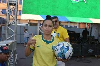 Intervalo na Esplanada tem mulher vencendo na disputa de embaixadinha Intervalo na Esplanada tem mulher vencendo na disputa de embaixadinha