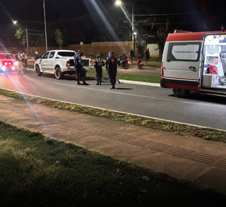 Homem de 30 anos é morto a facadas em pátio de condomínio Homem de 30 anos é morto a facadas em pátio de condomínio