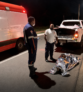 Homem de 30 anos &eacute; morto a facadas em p&aacute;tio de condom&iacute;nio