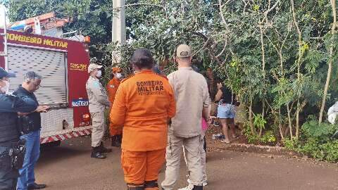 Mulher passa 3 dias com m&atilde;e morta no quarto e pol&iacute;cia investiga se foi crime