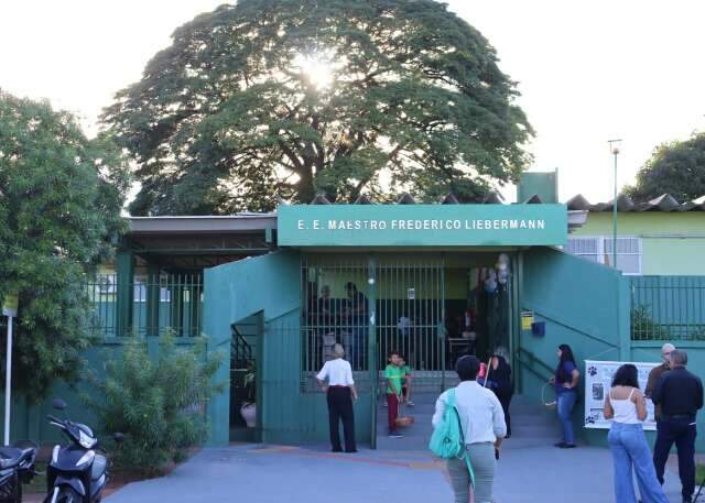 Riedel autoriza concurso com 2 mil vagas para professores