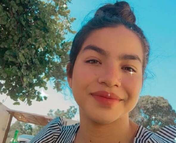 Gr&aacute;vida de 9 meses e beb&ecirc; morrem ap&oacute;s batida entre carro e moto