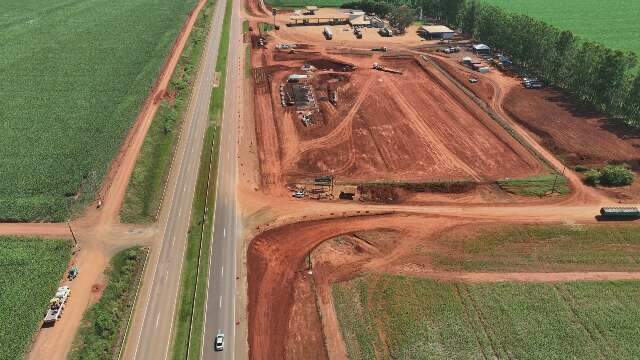 Obra cria desvio na BR-163 para constru&ccedil;&atilde;o de &aacute;rea de descanso