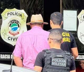 Mais que armas e drogas, corrupção sustenta avanço das facções, revela estudo Mais que armas e drogas, corrupção sustenta avanço das facções, revela estudo