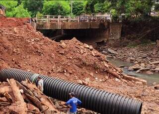Prefeitura autoriza recupera&ccedil;&atilde;o de &aacute;rea degradada no C&oacute;rrego Lagoa
