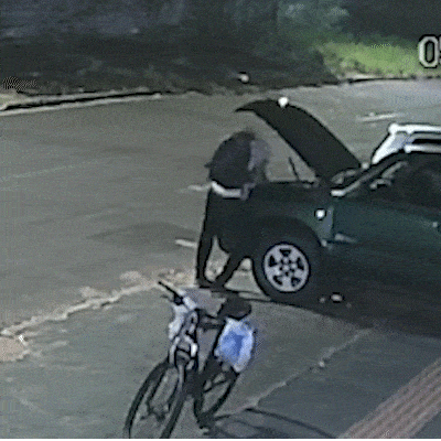 C&acirc;mera flagra furto de bateria de caminhonete estacionada em frente de casa