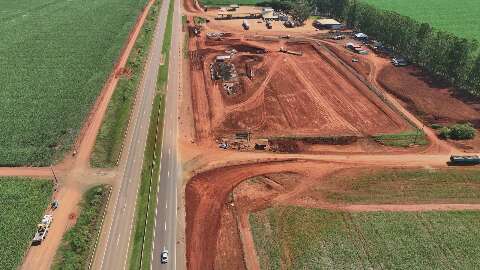 Obra cria desvio na BR-163 para constru&ccedil;&atilde;o de &aacute;rea de descanso