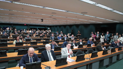 C&acirc;mara aprova fim de puni&ccedil;&atilde;o que aposentou 3 magistrados em MS