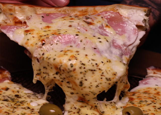 Na véspera do Dia da Pizza, a Pizza 1000 faz promoção de R$ 39,99